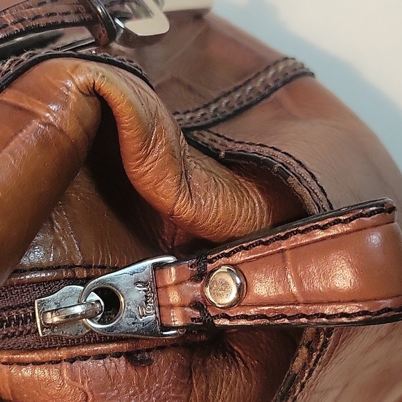 FOSSIL LEATHER HANDBAG. - Picture 4 of 16